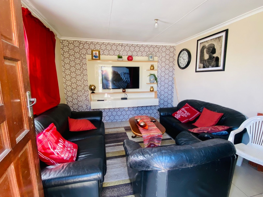 3 Bedroom Property for Sale in Nonqubela Western Cape